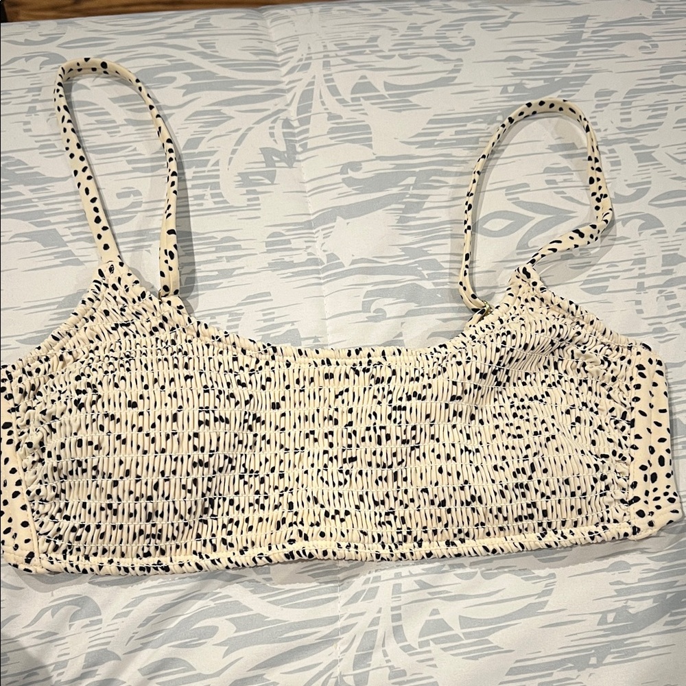Xhilaration Cream and Black Women's Swim Top